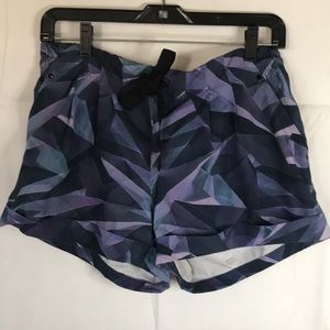 Lululemon Spring Break Away Shorts EUC size 8